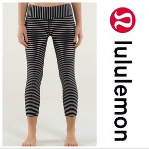 RARE Lululemon Striped Wunder Unders Size 2 - B15